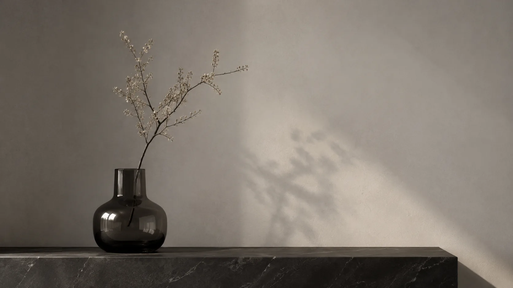 Minimalistyczna kompozycja materiałów